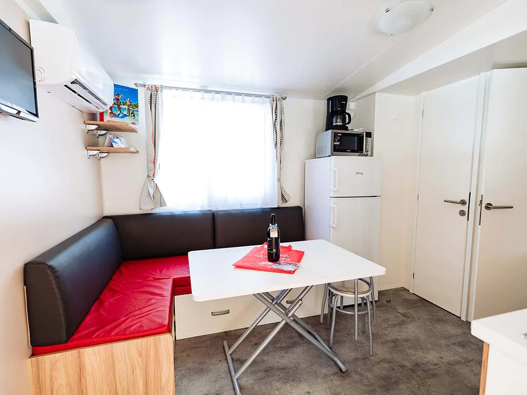 campsite-lanterna-mobile-home-interier-livingroom