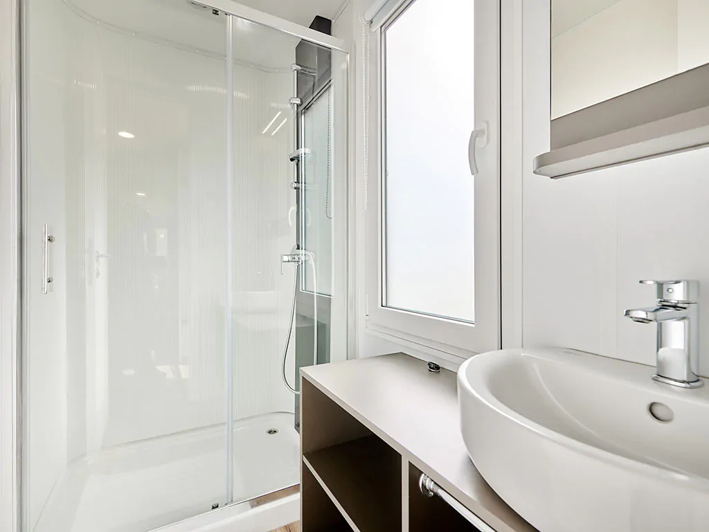 campsite-park-umag-mobile-home-luxury-s-interier-bathroom