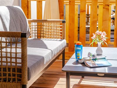 campsite-perna-mobile-home-comfort-exterier-terrace-table-view