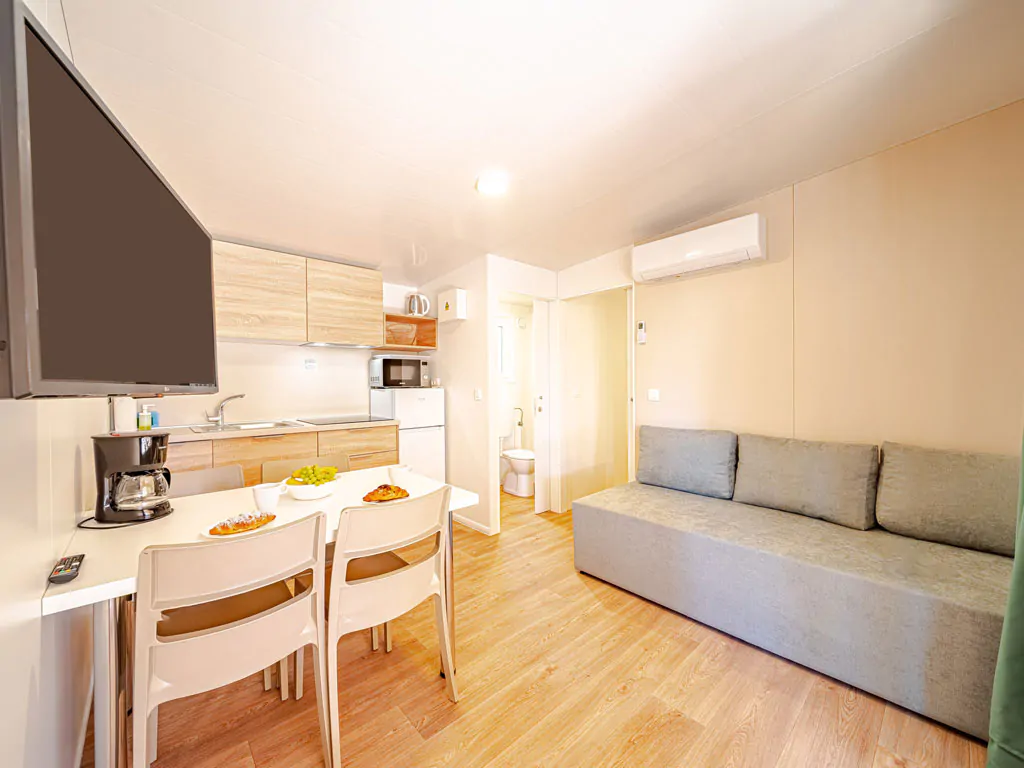 campsite-perna-mobile-home-comfort-interior-kitchen-and-living-room
