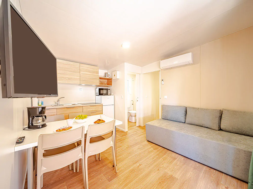 campsite-perna-mobile-home-comfort-plus-interier-livingroom