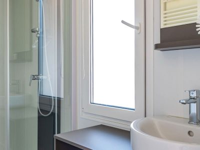 campsite-terme-catez-mobile-home-luxus-s-interier-bathroom-sink