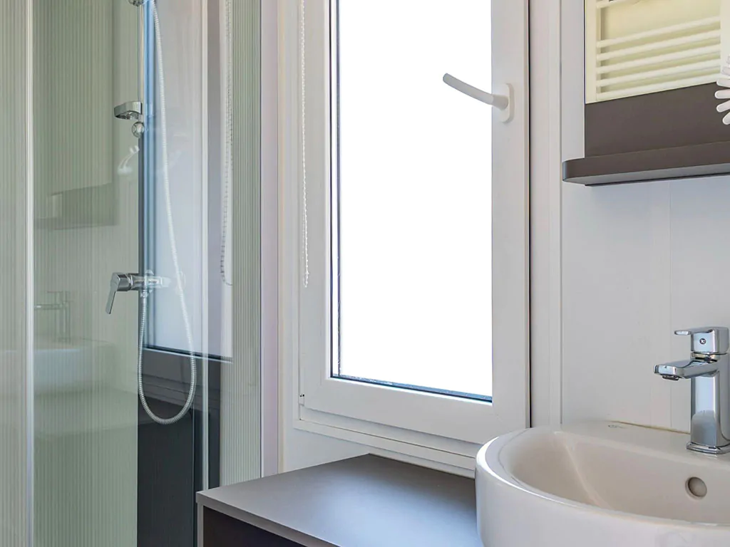 campsite-terme-catez-mobile-home-luxus-s-interier-bathroom-sink