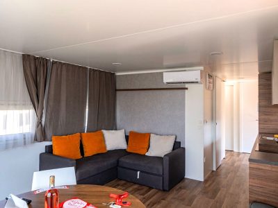 campsite-terme-catez-mobile-home-luxus-s-interier-livingroom