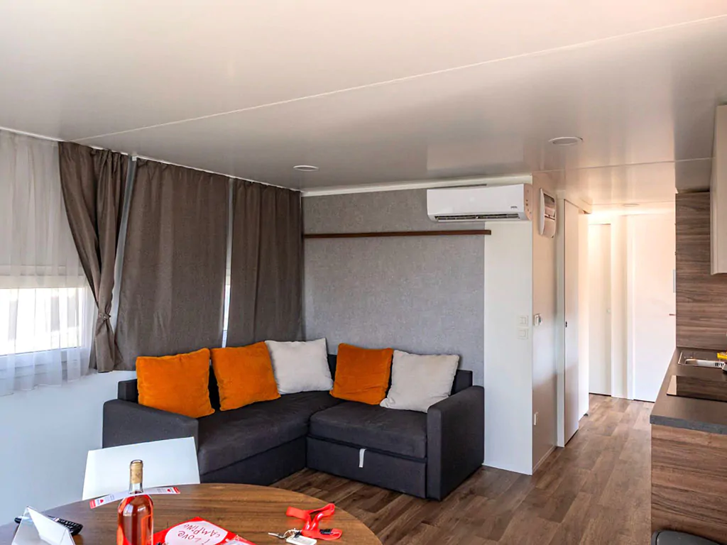 campsite-terme-catez-mobile-home-luxus-s-interier-livingroom