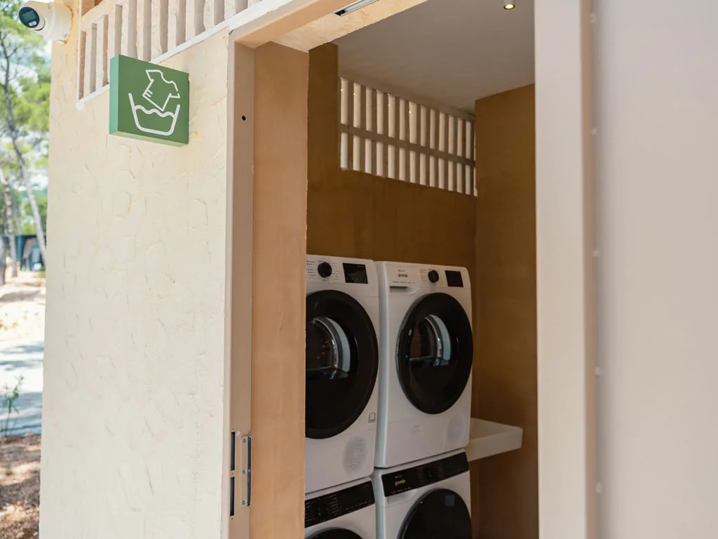 pinadria-camping-resort-laundry-room