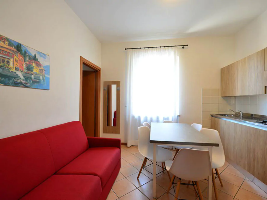 campsite-bella-italia-apartment-glicine-interier-kitchen-livingroom