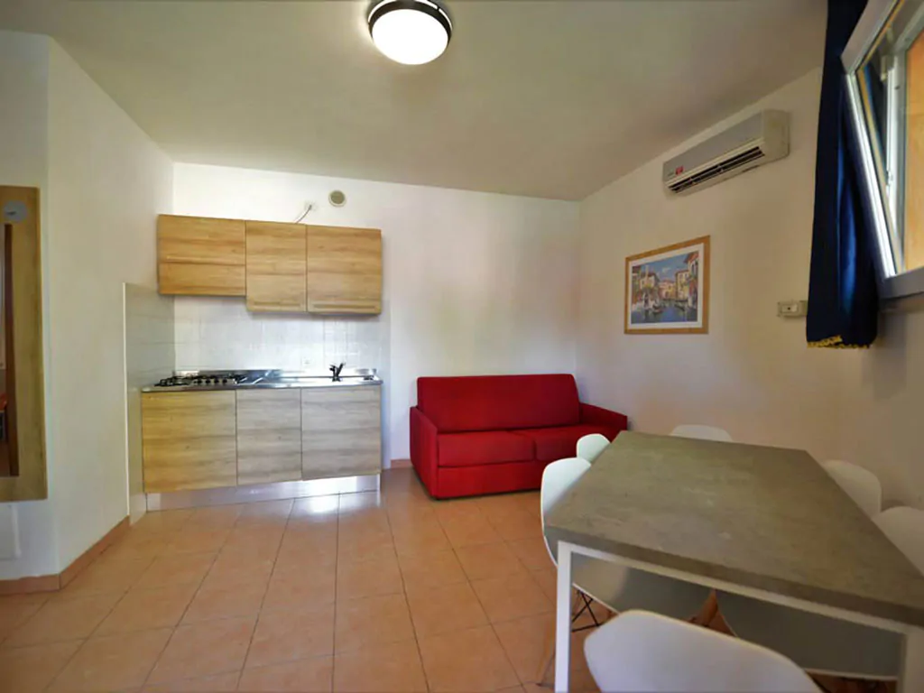 campsite-bella-italia-bungalow-oleandro-interier-kitchen