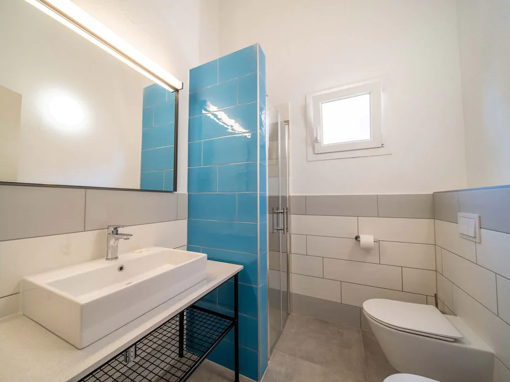 campsite-bivilage-mobile-home-kids-interior-bathroom