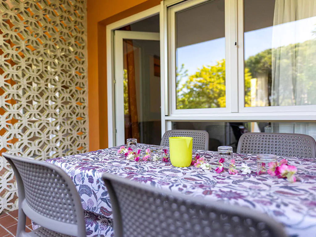 campsite-centro-vacanze-villaggio-san-francesco-mobile-home-holiday-home-blue-ivy-exterier-terace
