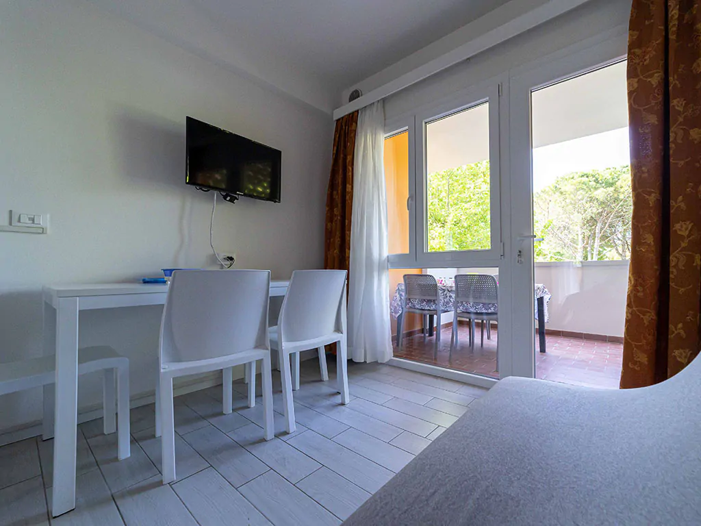 campsite-centro-vacanze-villaggio-san-francesco-mobile-home-holiday-home-blue-ivy-interier-livingroom