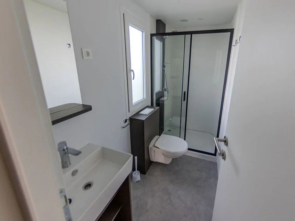 campsite-klenovica-adria-exclusive-zone-premium-interior-bathroom