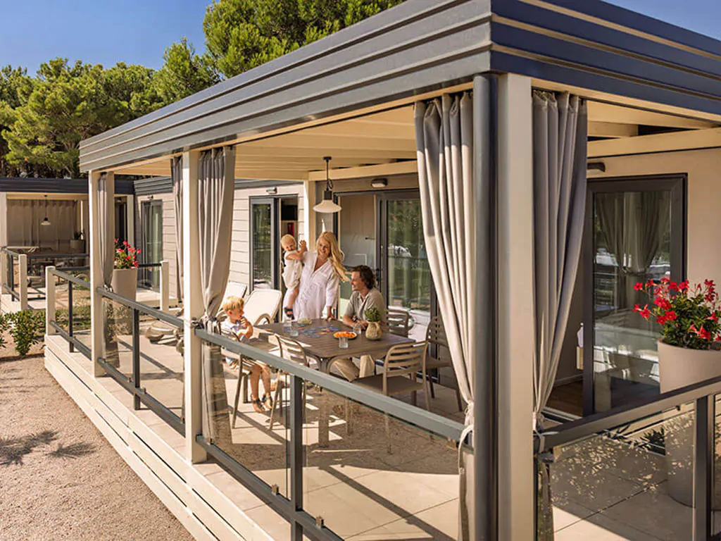 campsite-valamar-camping-krk-mobile-home-krk-superior-home-four-plus-two-exterier-terace-view