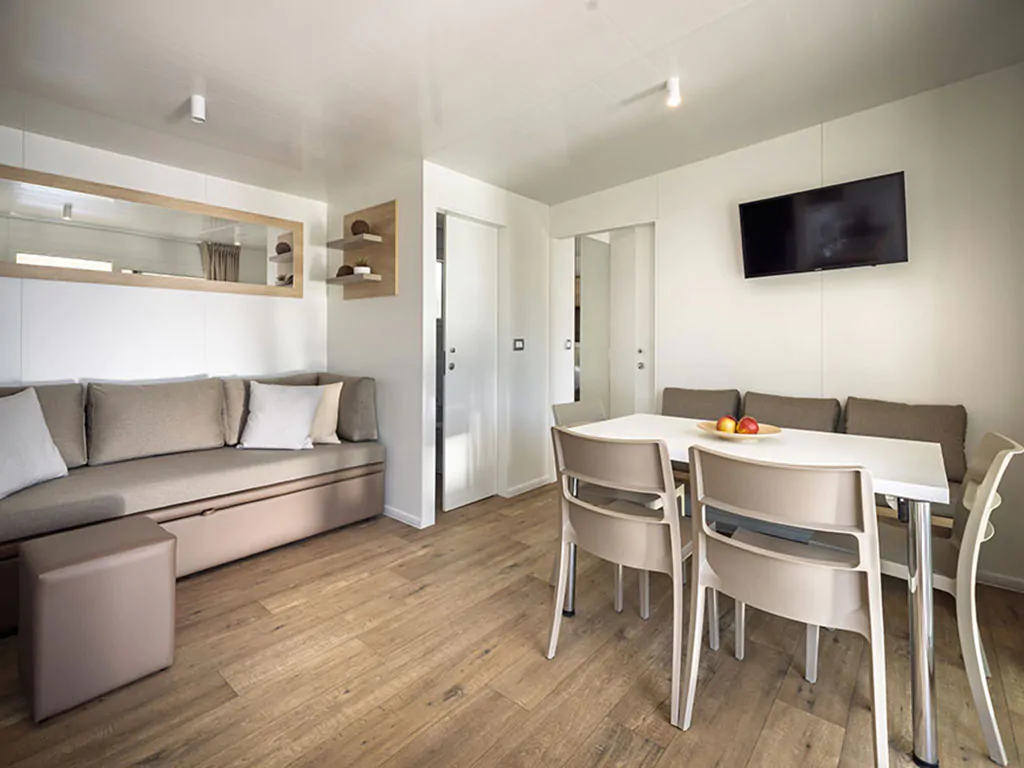 campsite-valamar-camping-krk-mobile-home-krk-superior-home-four-plus-two-seaview-interier-livingroom