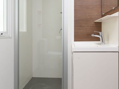 venue-holidays-grand-800-3-ac-cd-lounge-cisano-interiere-bathroom-sink