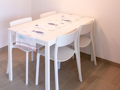 camping-arti-homes-rab-mobile-home-arti-studio-three-interior-dinning-table