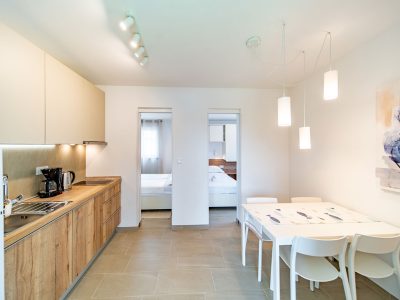 camping-arti-homes-rab-mobile-home-arti-studio-three-interior-kitchen-view