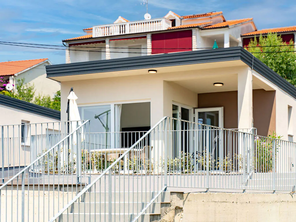 camping-arti-homes-rab-mobile-home-arti-studio-two-exterior-garden-stairs