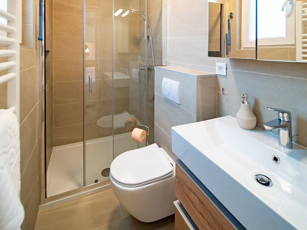 camping-arti-homes-rab-mobile-home-arti-studio-two-interior-bathroom