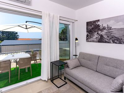 camping-arti-homes-rab-mobile-home-arti-studio-two-interior-livingroom