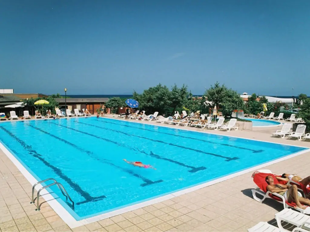 camping-bella-italia-sardinia-exterior-pool-swimming
