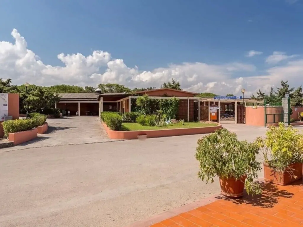 camping-bella-italia-sardinia-exterior-reception
