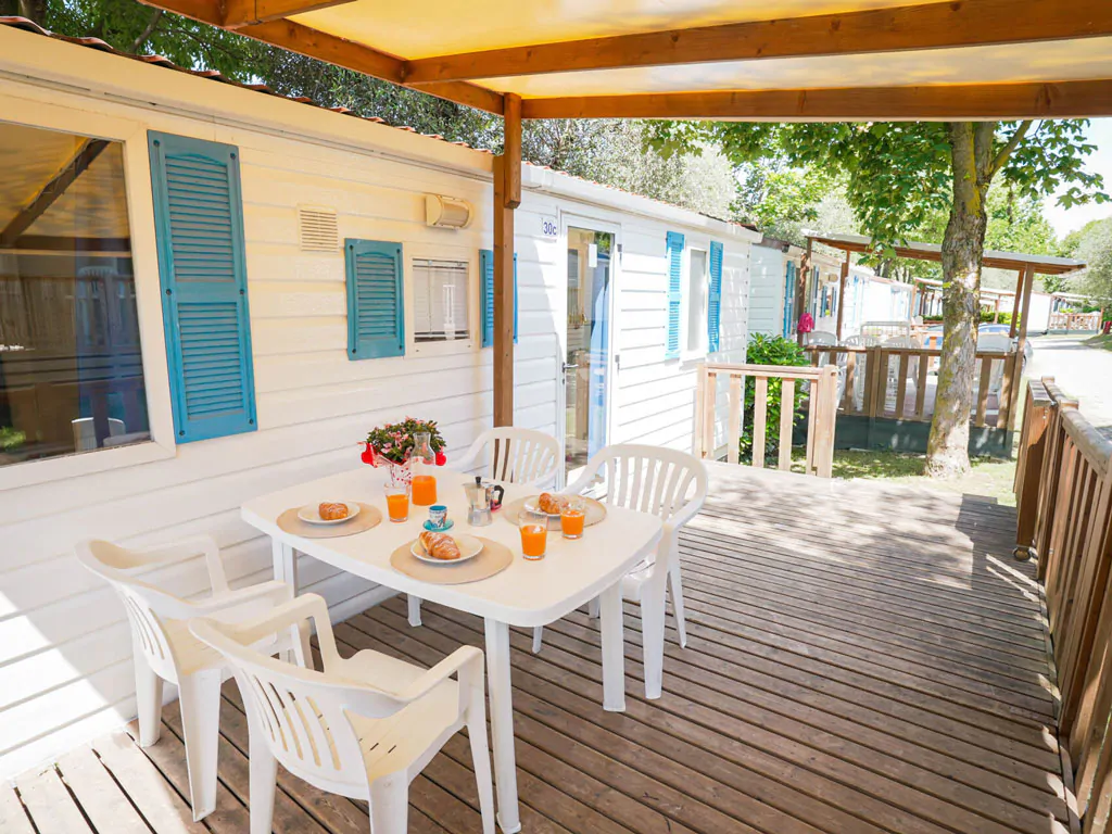 camping-bella-italia-sardinia-happy-easy-exterior-terrace-view