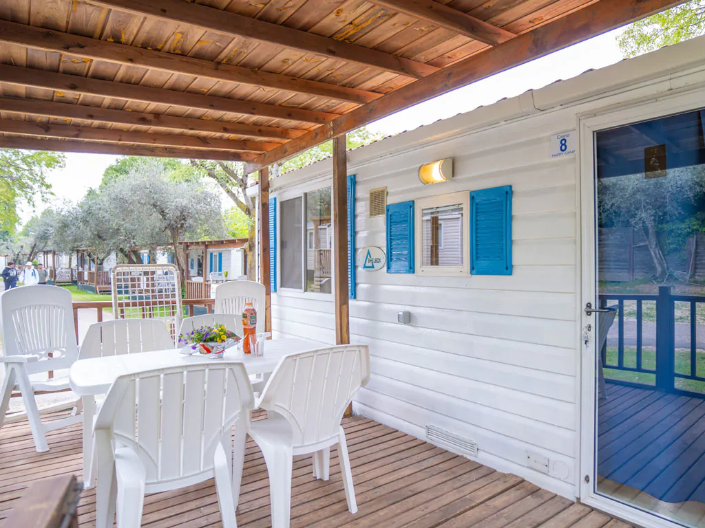 camping-bella-italia-sardinia-happy-easy-exterior-terrace