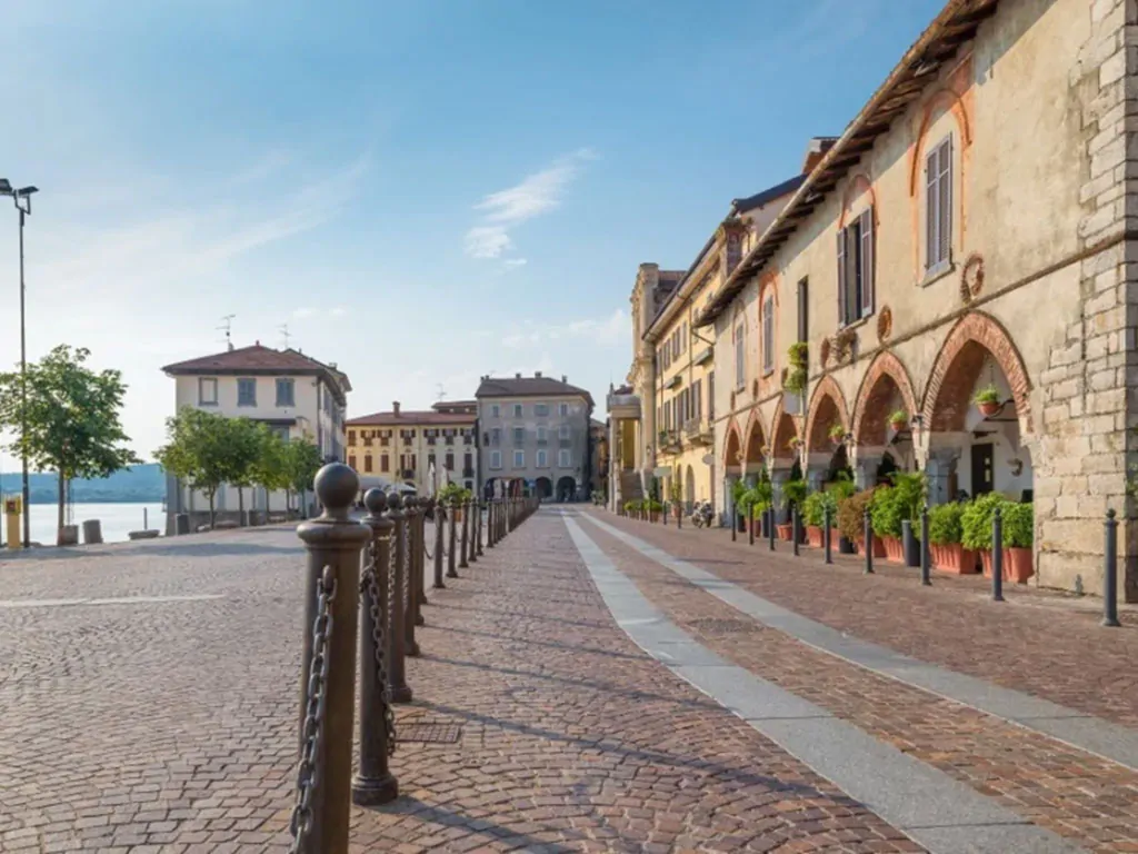 campsite-eden-village-lago-maggiore-exterior-street