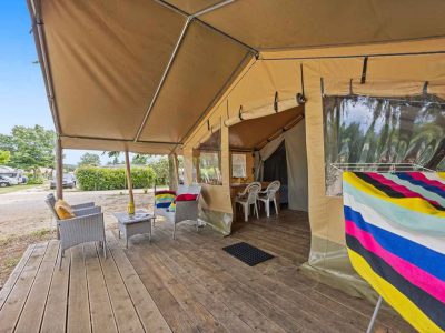 camping-lanterna-safari-tent-harmony-exterior-terrace