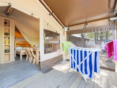 camping-lanterna-safari-tent-lodge-five-persons-exterior-terrace-ii