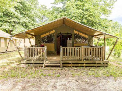 camping-lanterna-safari-tent-relax-exterior-frontview