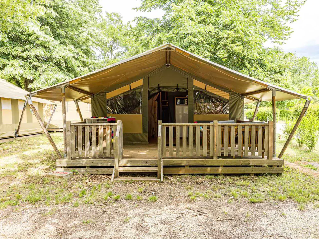 camping-lanterna-safari-tent-relax-exterior-frontview