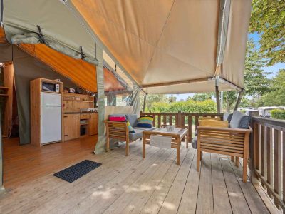 camping-lanterna-safari-tent-relax-exterior-terrace