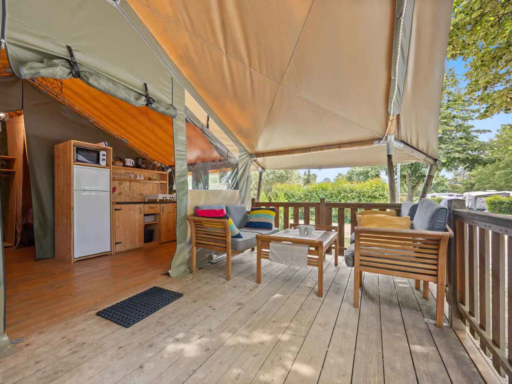 camping-lanterna-safari-tent-relax-exterior-terrace