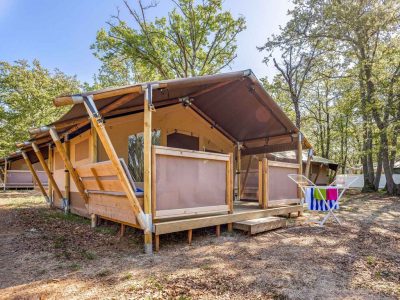 camping-stella-maris-umag-safari-tent-lodge-airco-exterior-frontview