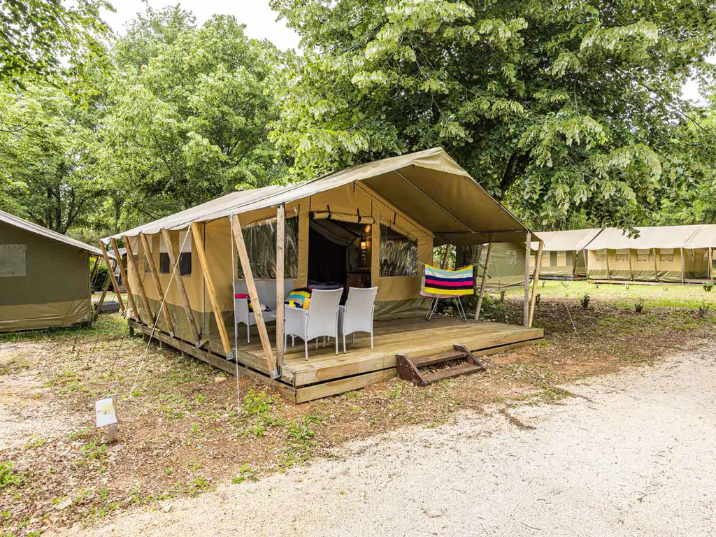 camping-valkanela-glamping-safari-tent-harmony-exterior-frontview