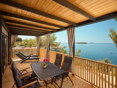 campsite-adriatic-cliff-two-bedroom-sea-view-exterior-terrace