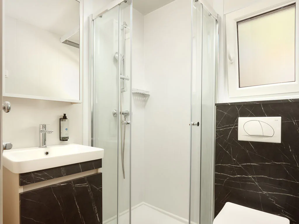 campsite-adriatic-cliff-two-bedroom-sea-view-interior-bathroom