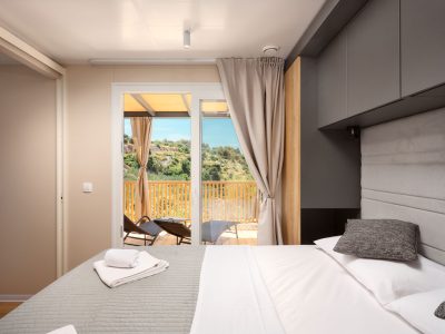 campsite-adriatic-cliff-two-bedroom-seaside-interior-bedroom-double-bed-view