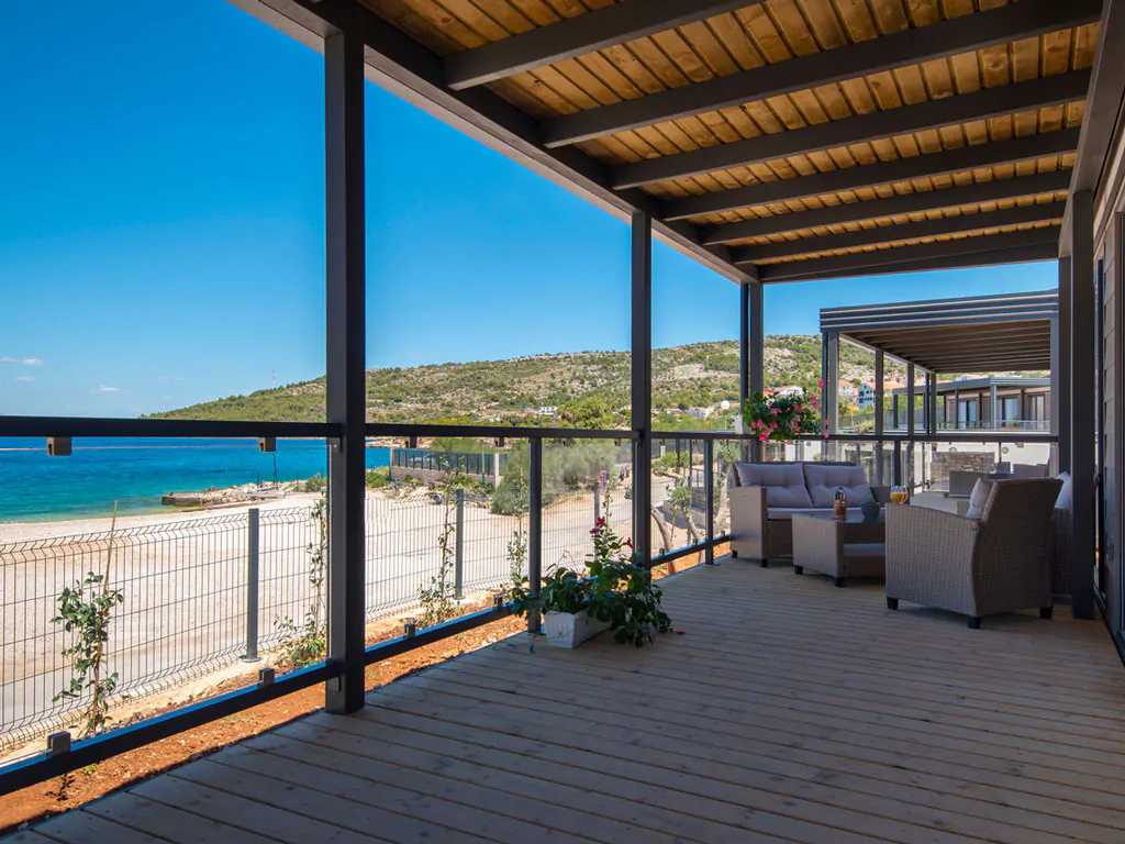 campsite-adriatic-mobile-home-sea-view-exterior-terrace