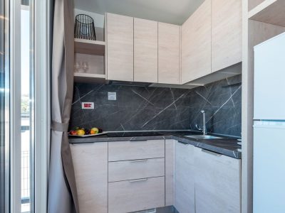 campsite-adriatic-mobile-home-sea-view-interior-kitchen