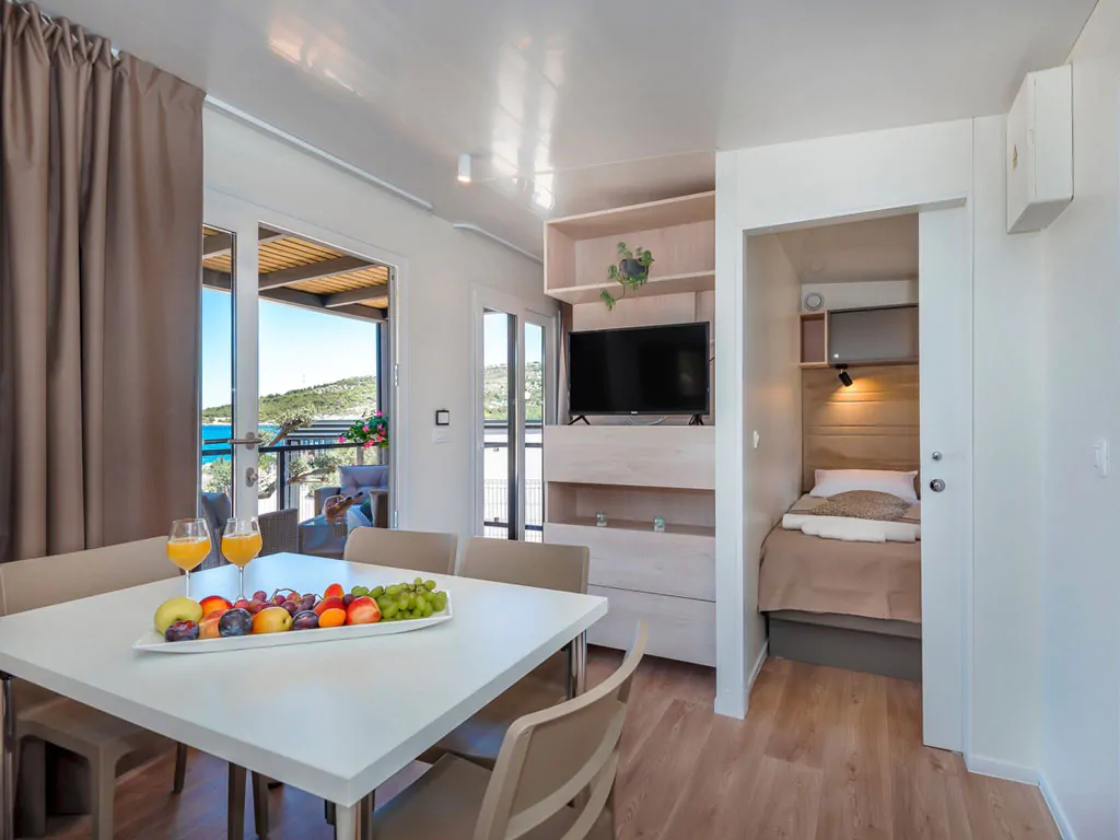 campsite-adriatic-mobile-home-sea-view-interior-living-room-view