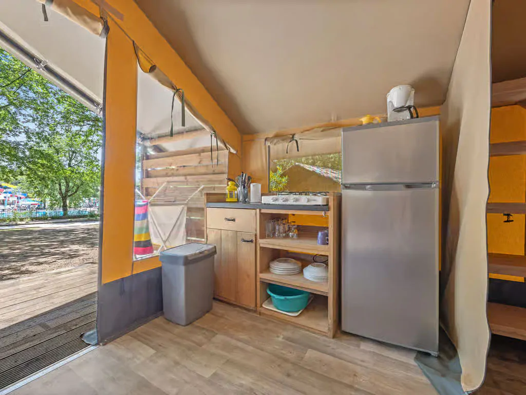campsite-bijela-uvala-glamping-tent-safari-tent-cozy-interior-kitchen