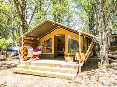 campsite-bijela-uvala-glamping-tent-safari-tent-cozy-outside
