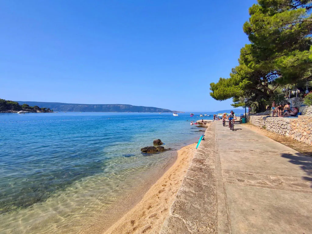 campsite-kovacine-beach-view-and-bicycle-path