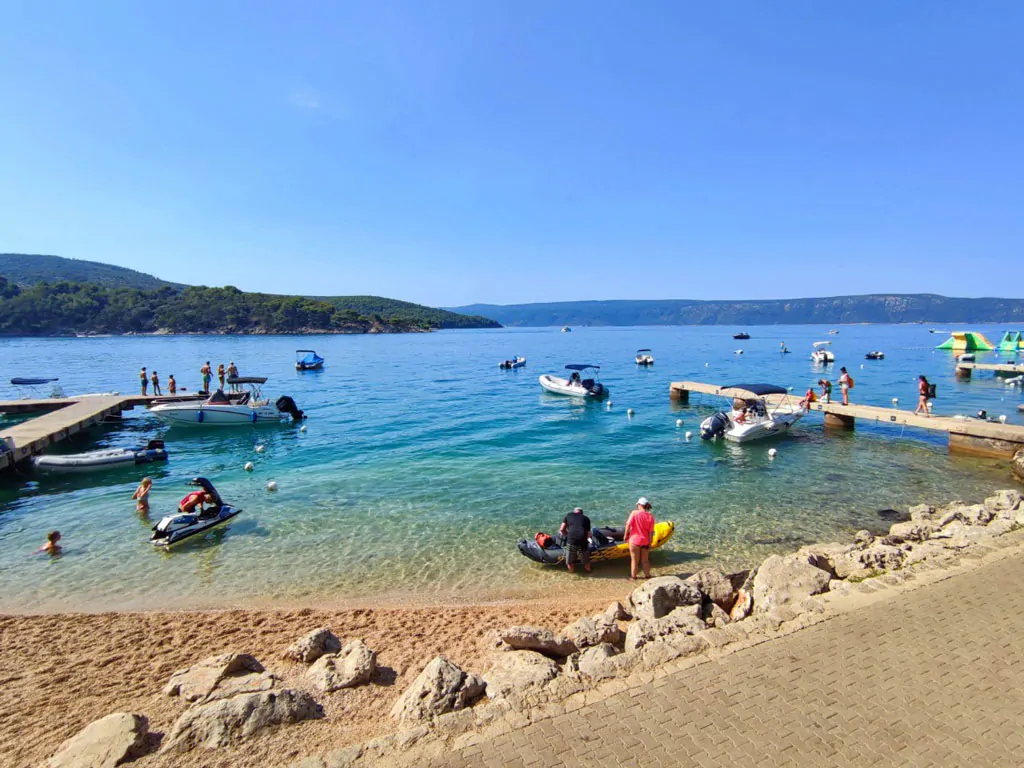 campsite-kovacine-beach-view