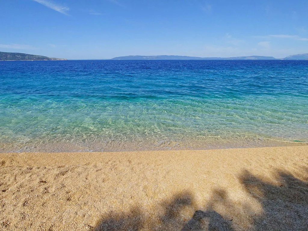 campsite-kovacine-crystal-water-view
