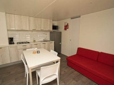 campsite-kovacine-mobile-home-superior-mare-interior-kitchen