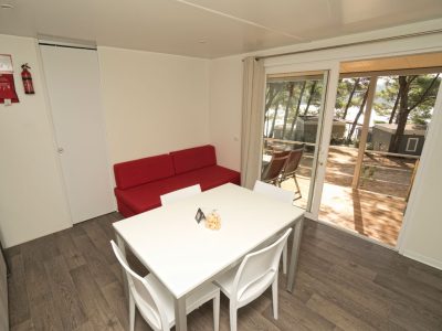 campsite-kovacine-mobile-home-superior-mare-interior-living-room